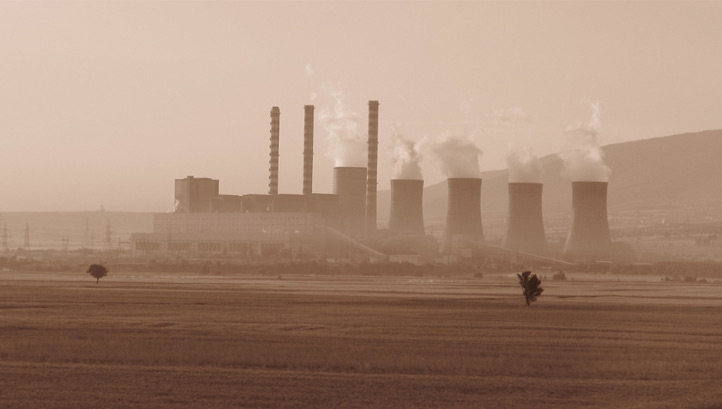 Pictured: Lignite-fired power plant in Agios Dimitrios, West Macedonia. Image: Tilemahos Efthimiadis / https://www.flickr.com/photos/telemax/3636859652